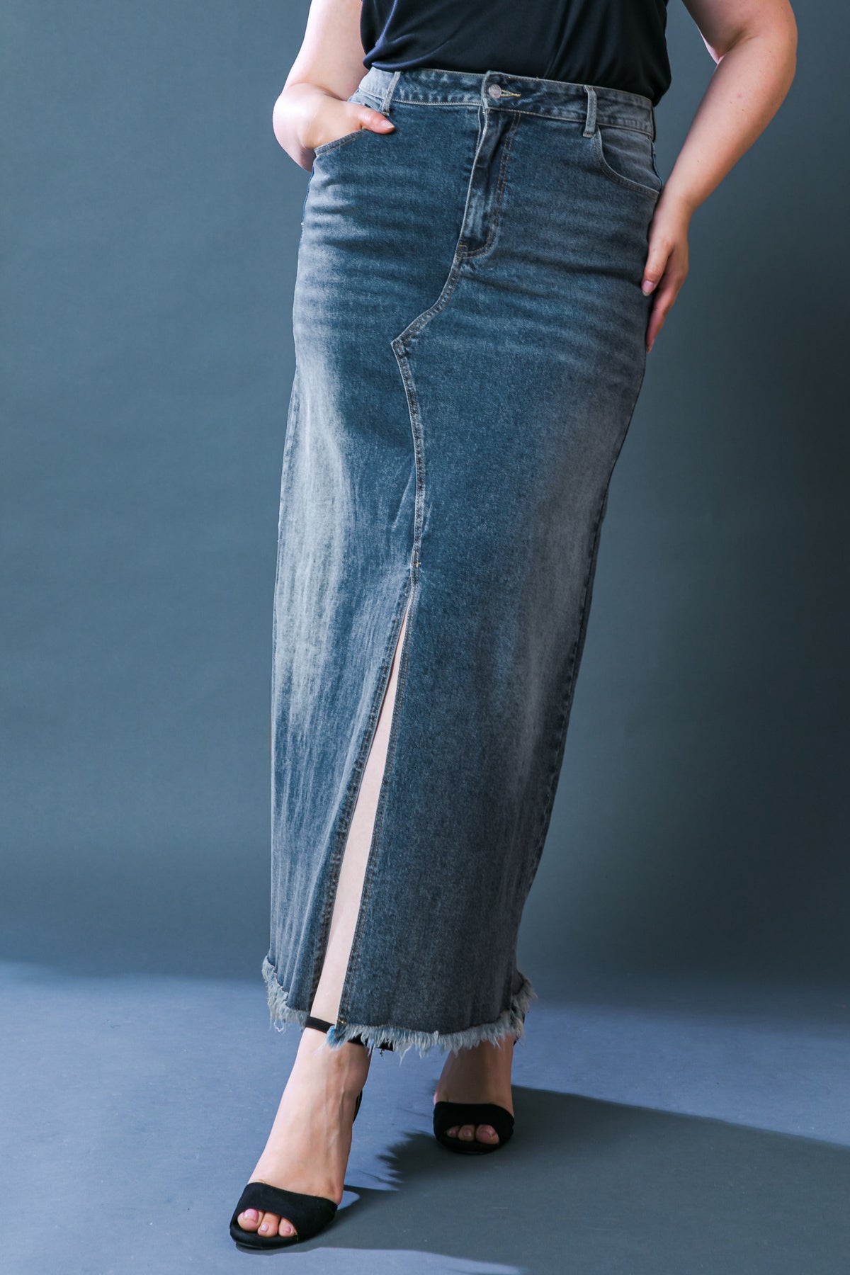 Denim curvy skirt